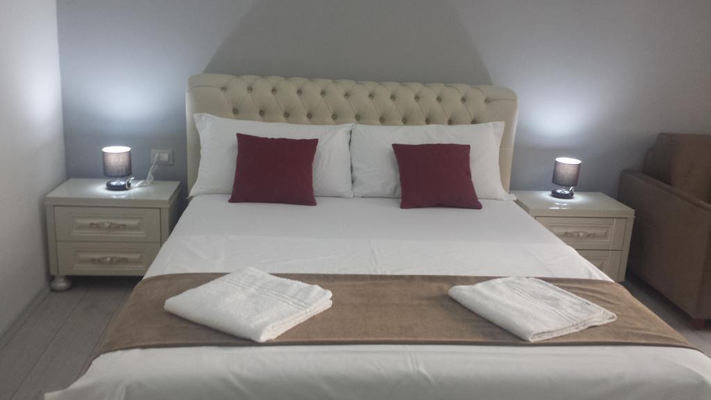 Brilliant Camere Trieste Bagian luar foto