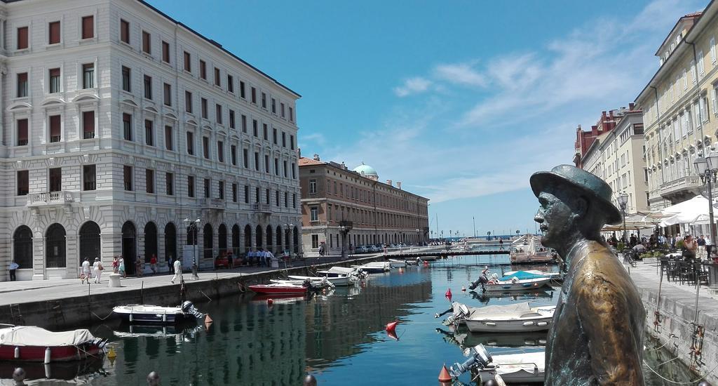 Brilliant Camere Trieste Bagian luar foto